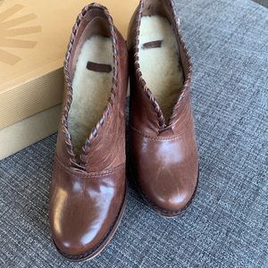 UGG bootie distressed chocolate brown size 6.5